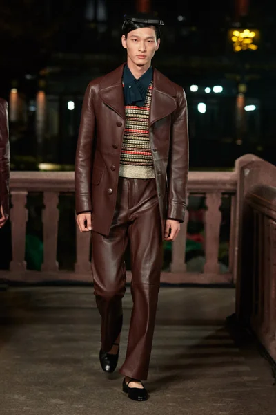 Look 44